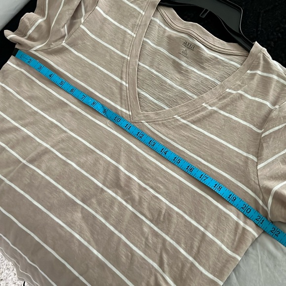 a.n.a Striped T-Shirt - Picture 11 of 12